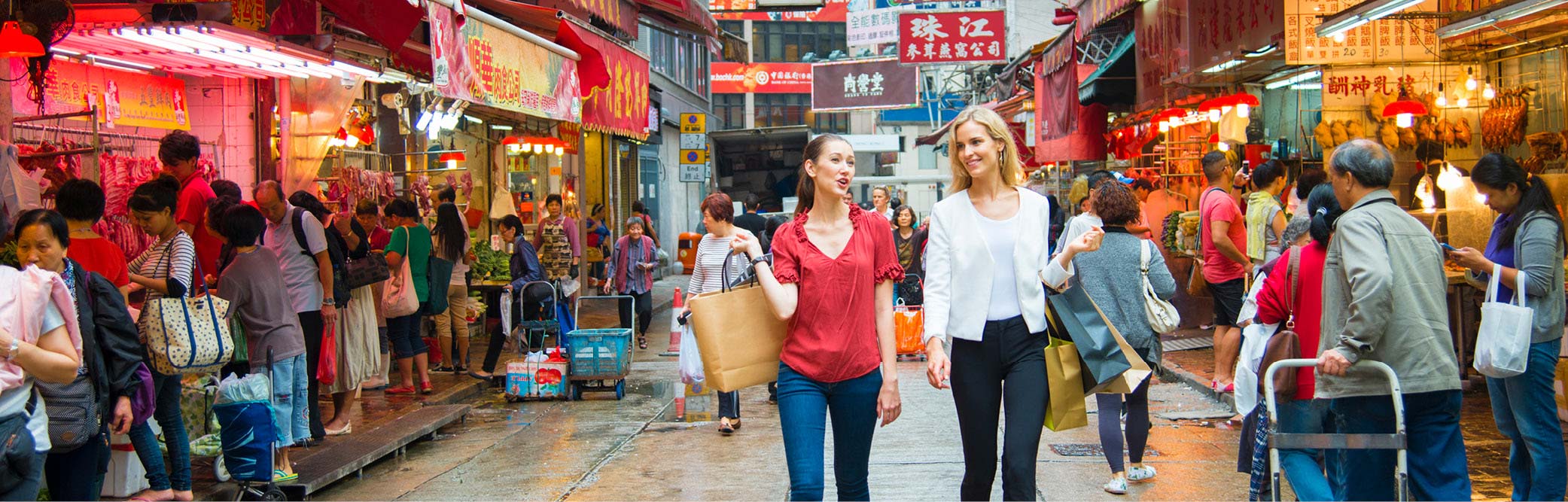 Intercultural and language training hero background image